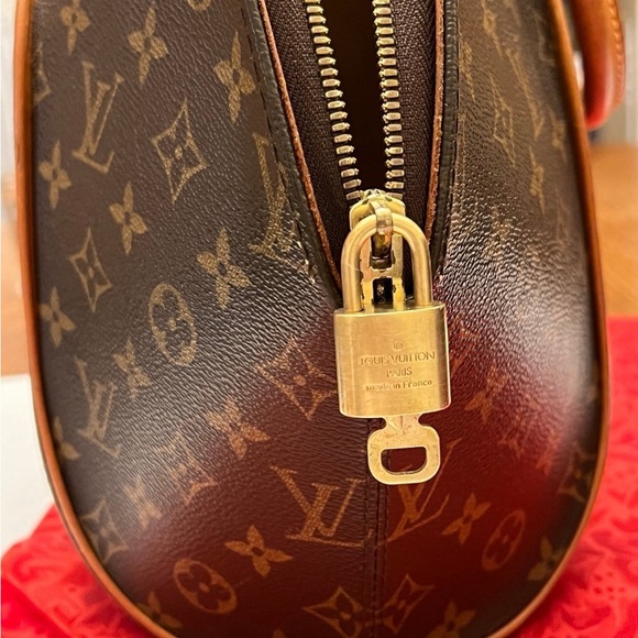 Louis Vuitton Authenticated Ellipse MM Monogram Bag - Picture 8 of 15